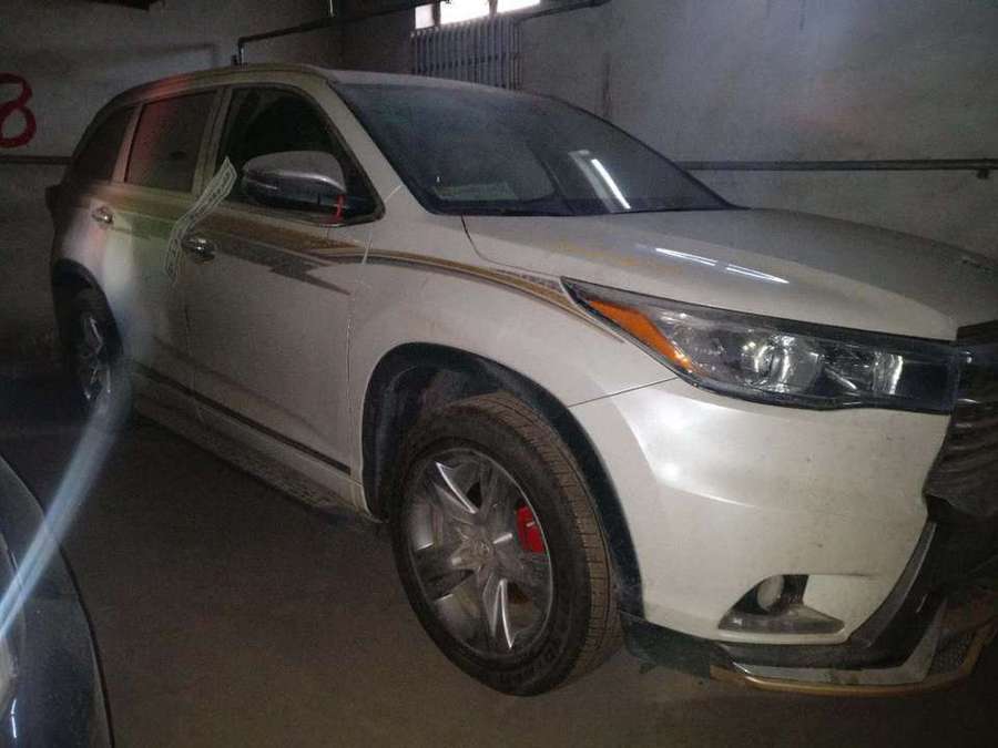 【第一次拍卖】丰田牌gtm6490hnw小型越野客车