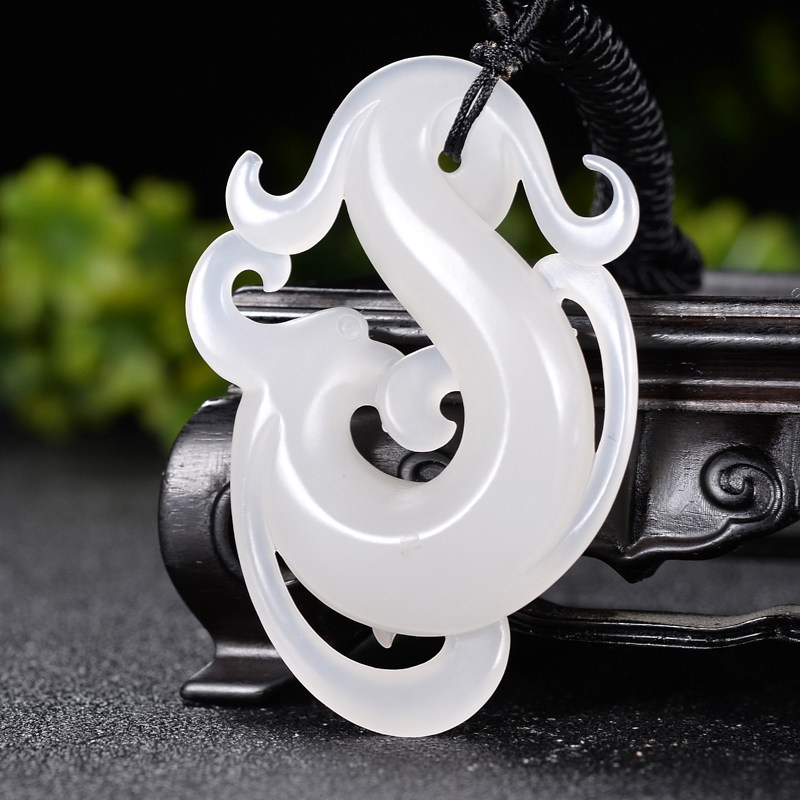 【羊脂玉 仿古】和田玉镂空精雕仿古凤挂件 22.361克