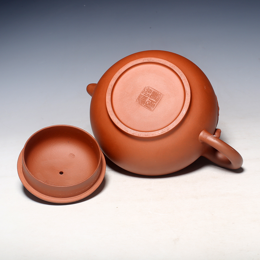 《松鼠》 国家工艺美术师原矿紫砂壶周顺芳作品