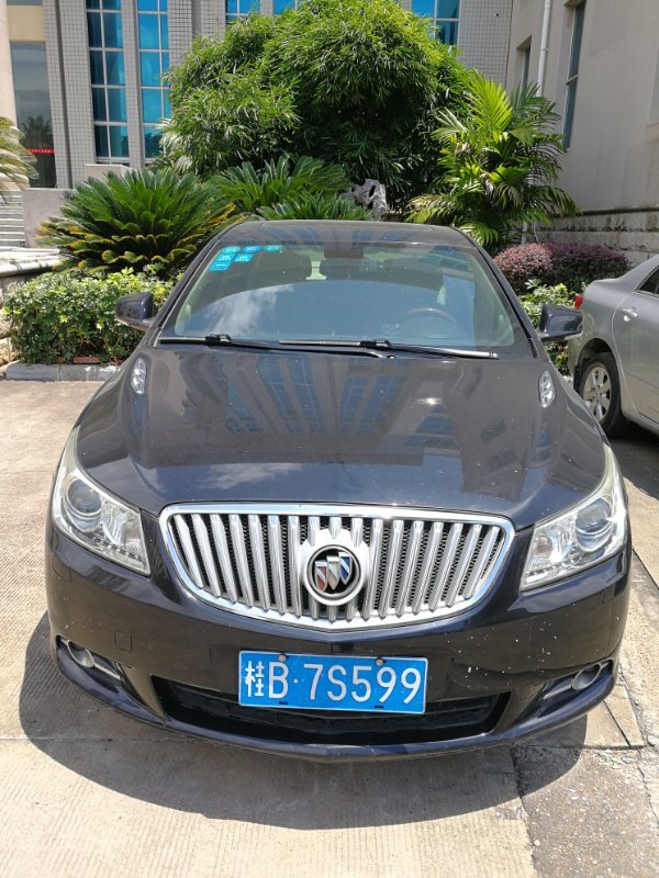 【第二次拍卖】登记车牌号为桂b7s599的黑色别克牌小型汽车一辆