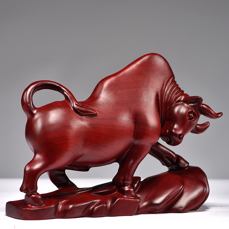 红木牛摆件红色木牛中式实木雕刻木质华尔街牛客厅装饰送礼工艺品