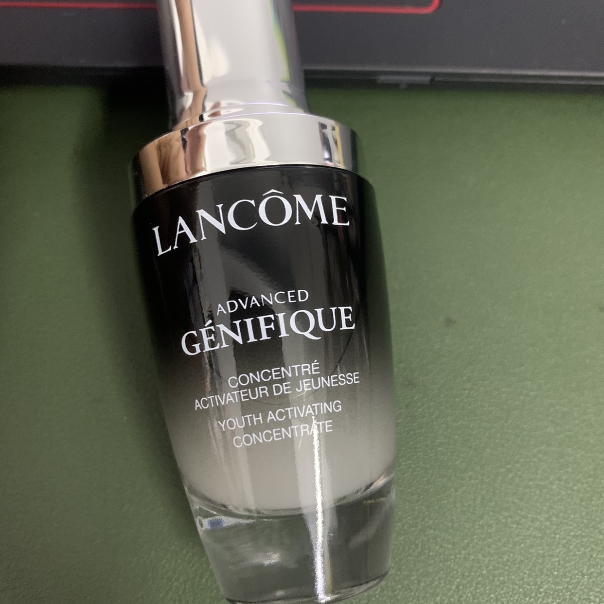 兰蔻瞬间无痕眼霜_雅诗兰黛眼霜和兰蔻眼霜_安利眼霜和兰蔻眼霜哪个好