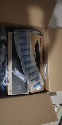 Re:实情揭秘曝光长虹32C630F曲面显示器32英寸全高清超薄窄边金属不闪屏电脑屏幕怎 ..