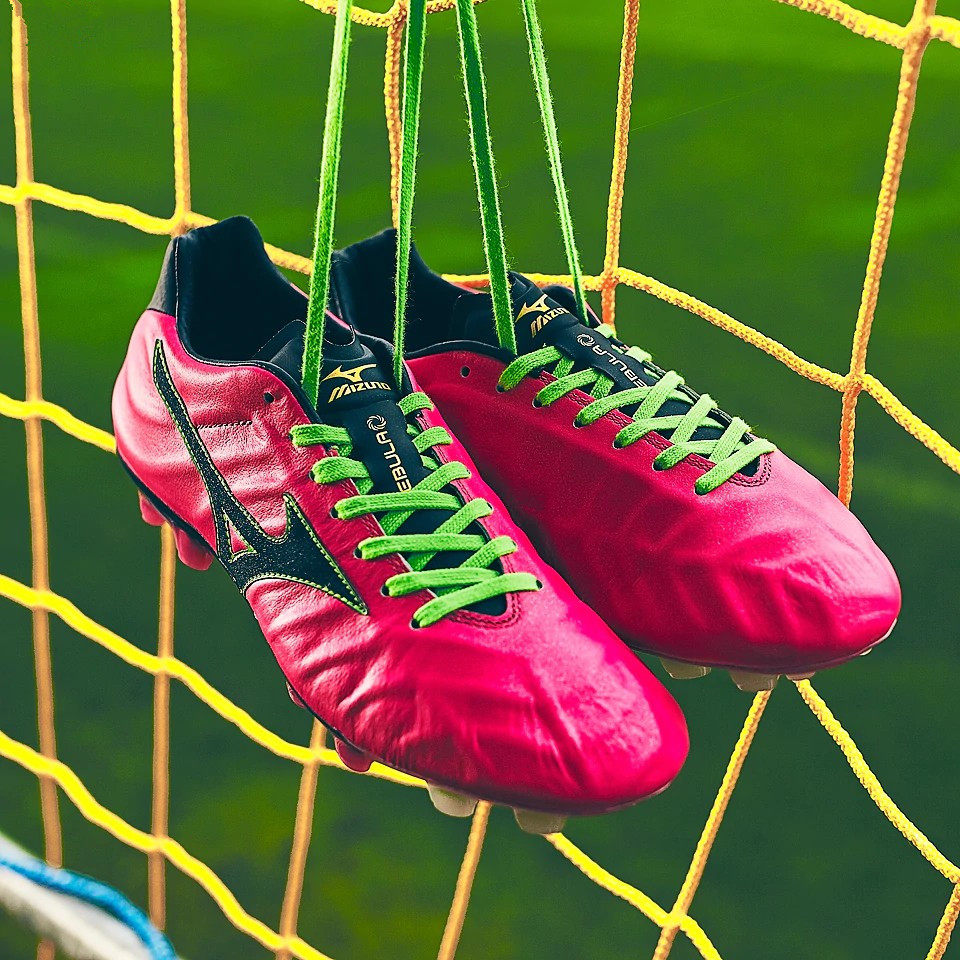 粉色系!足球场上一抹不一样的颜色