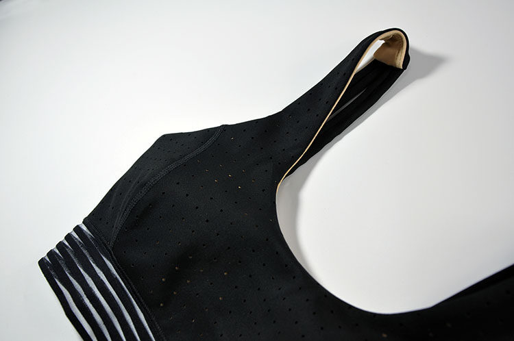 澳洲单 激光镭射网孔中强运动内衣无胸垫及插槽 600