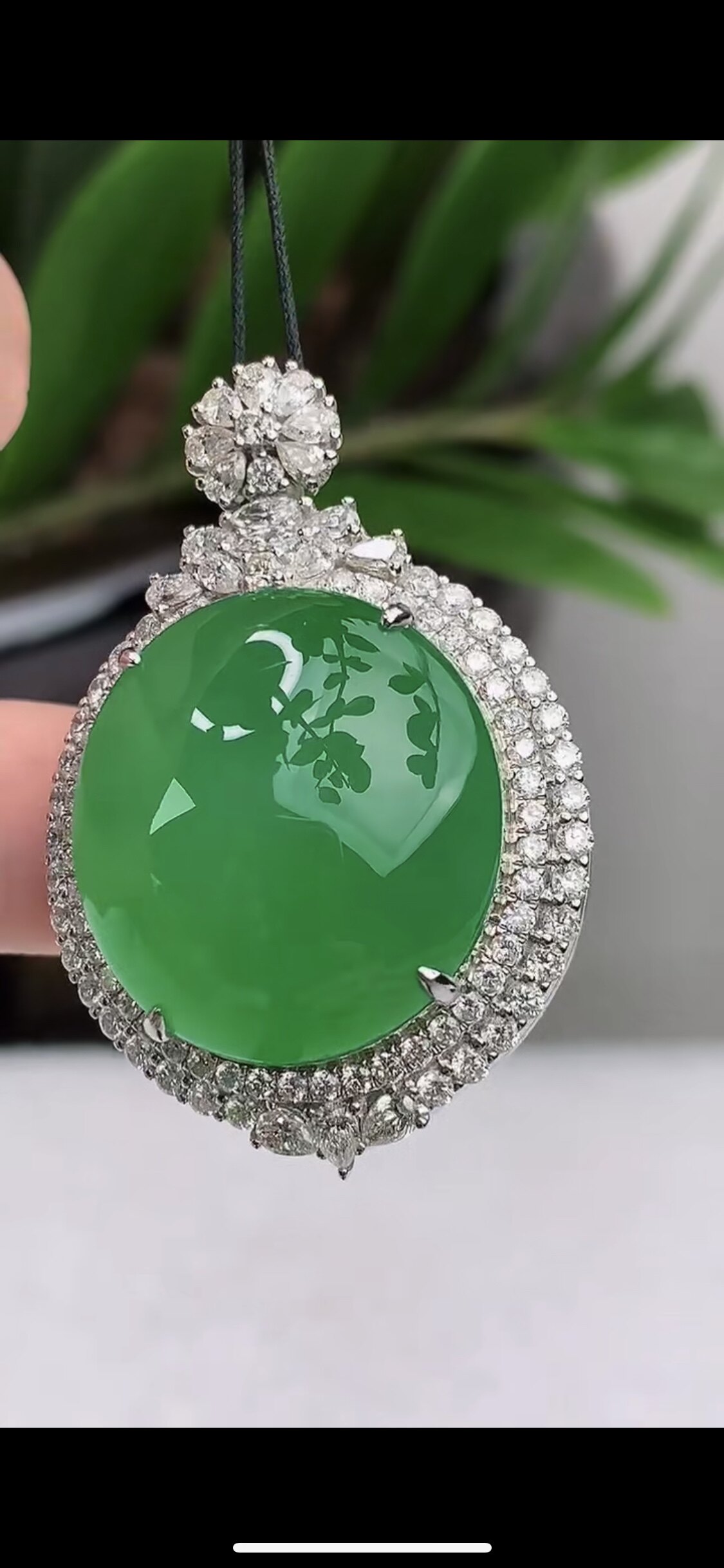 天然a货翡翠18k金豪华伴钻镶嵌满绿鸽子蛋面吊坠缅甸老坑玉石珠宝