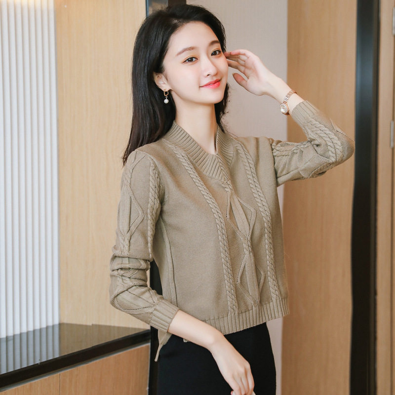 网红菱格麻花v领毛衣女秋冬短款前短后长加厚小个子外穿针织衫潮