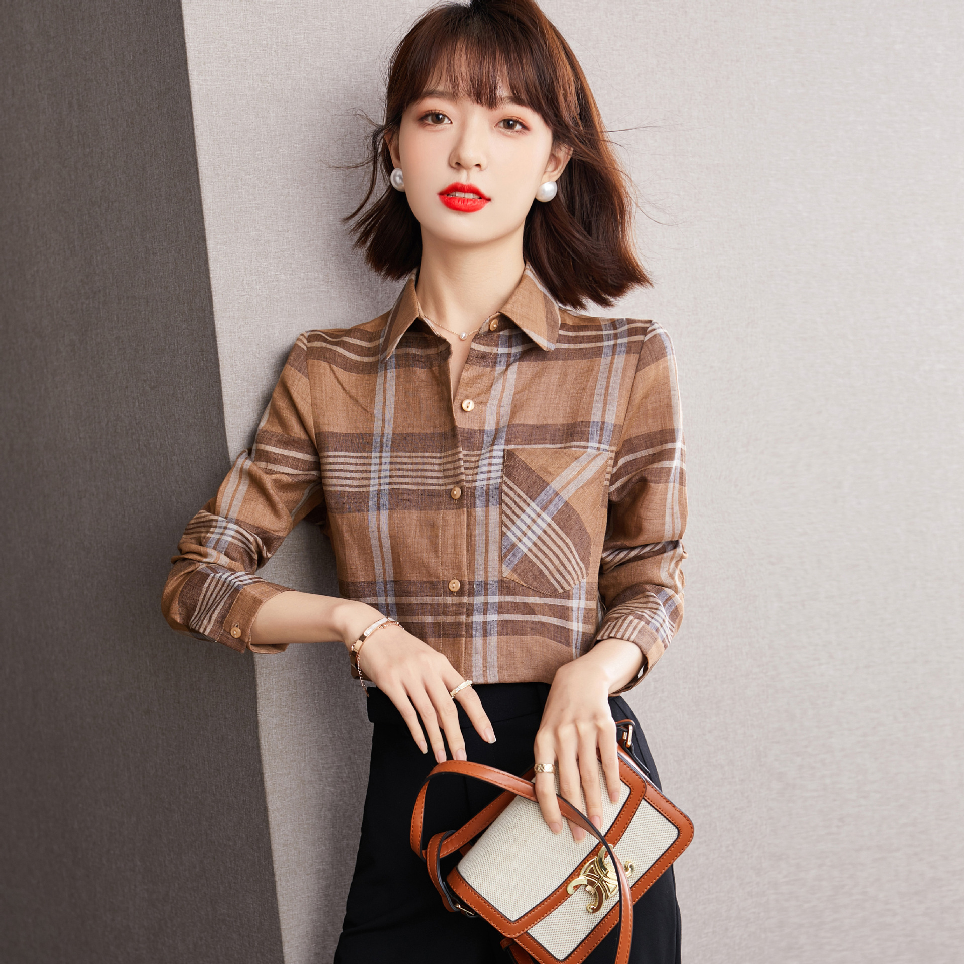 女士格子衬衫宽松韩版时尚