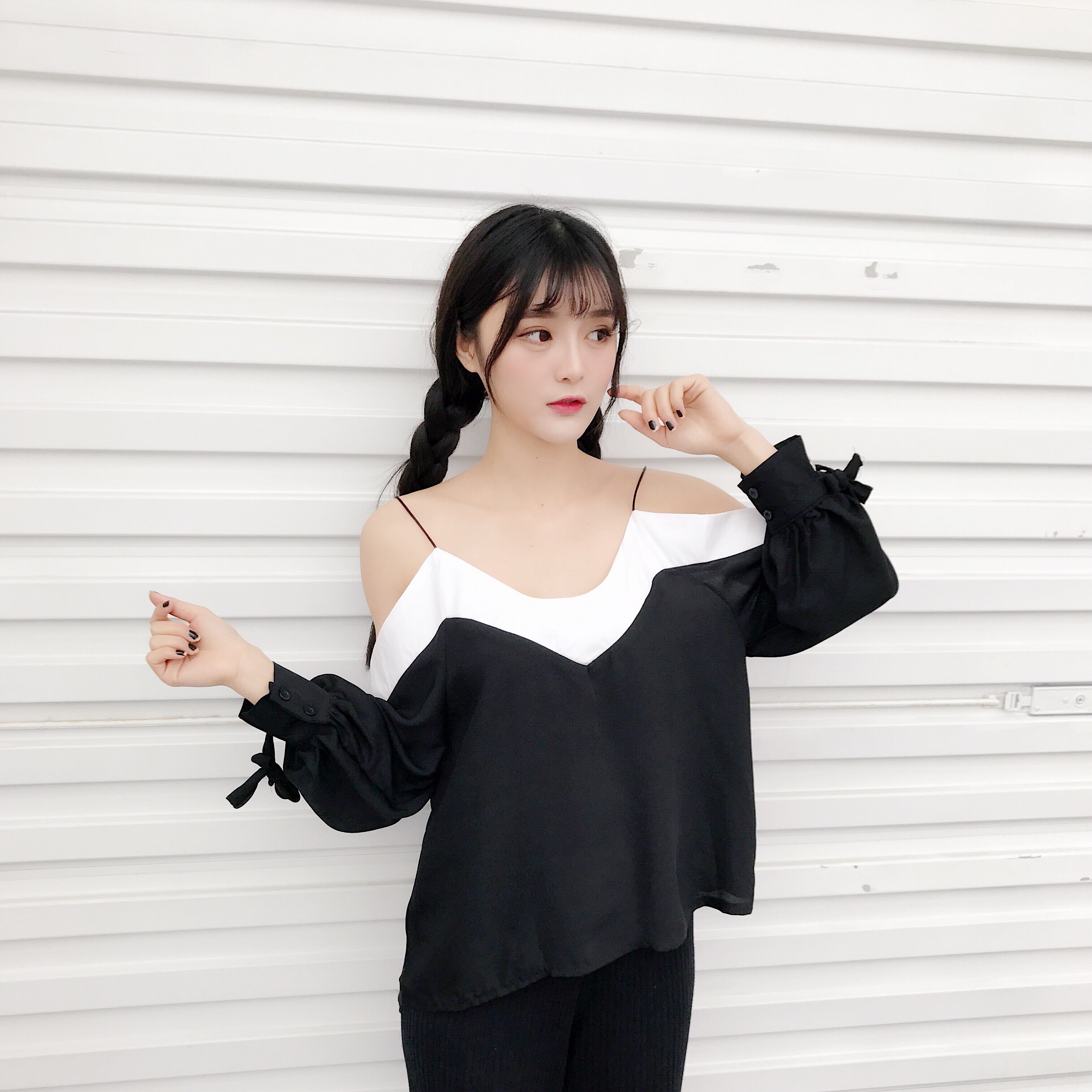 实拍实价宽松吊带一字领露肩t恤学生长袖时尚百搭性感雪纺