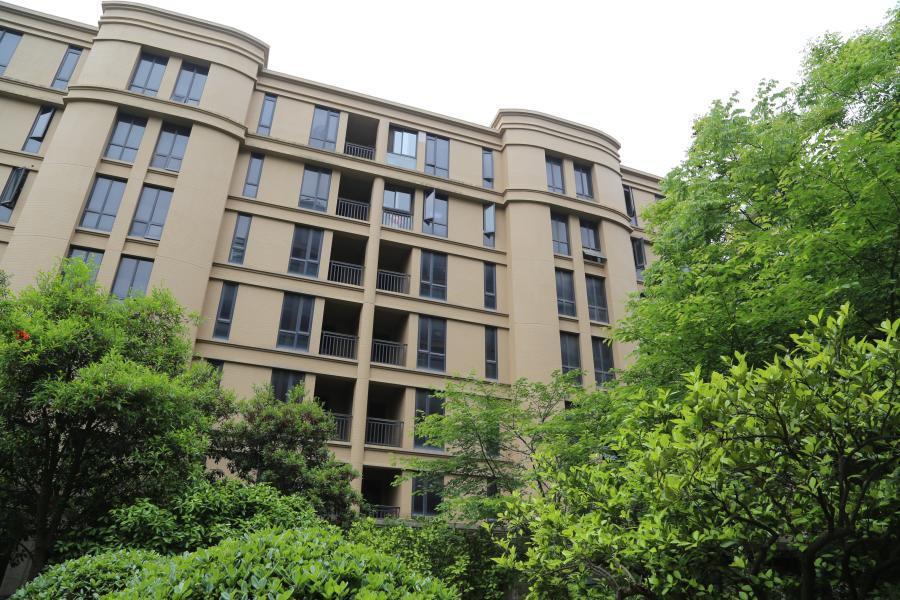 【第一次拍卖】暨阳街道人民中路150号绿城百合公寓(南区)2幢040503室