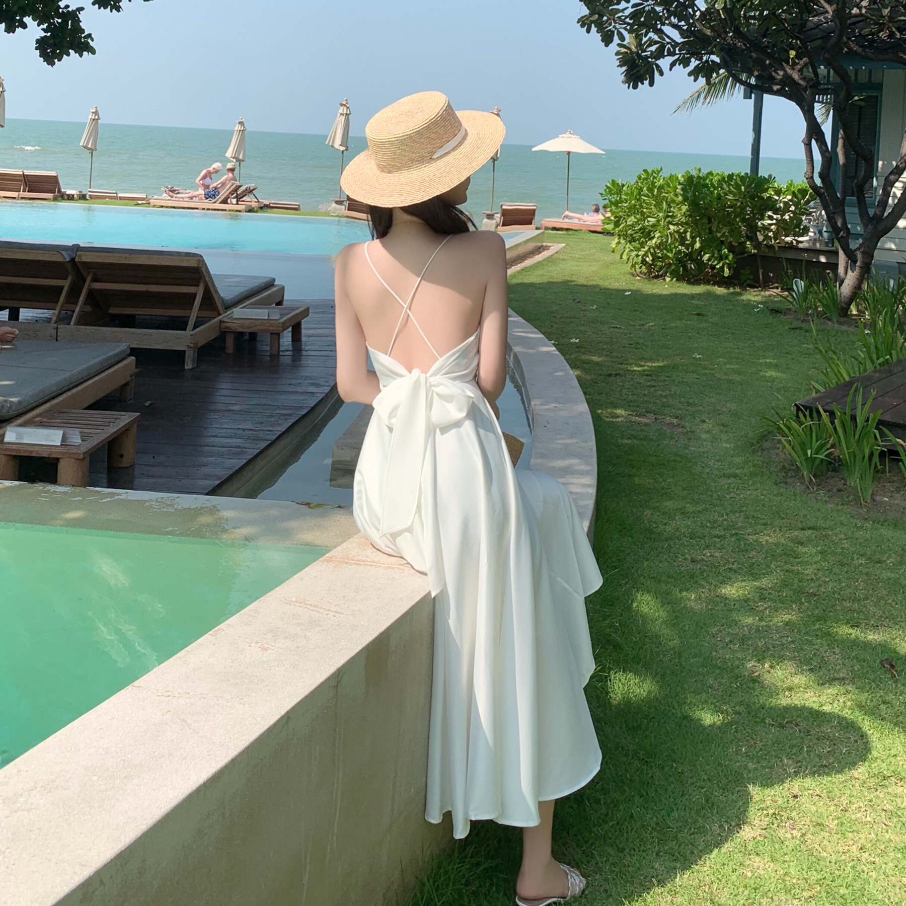 性感吊带裙女露背超仙