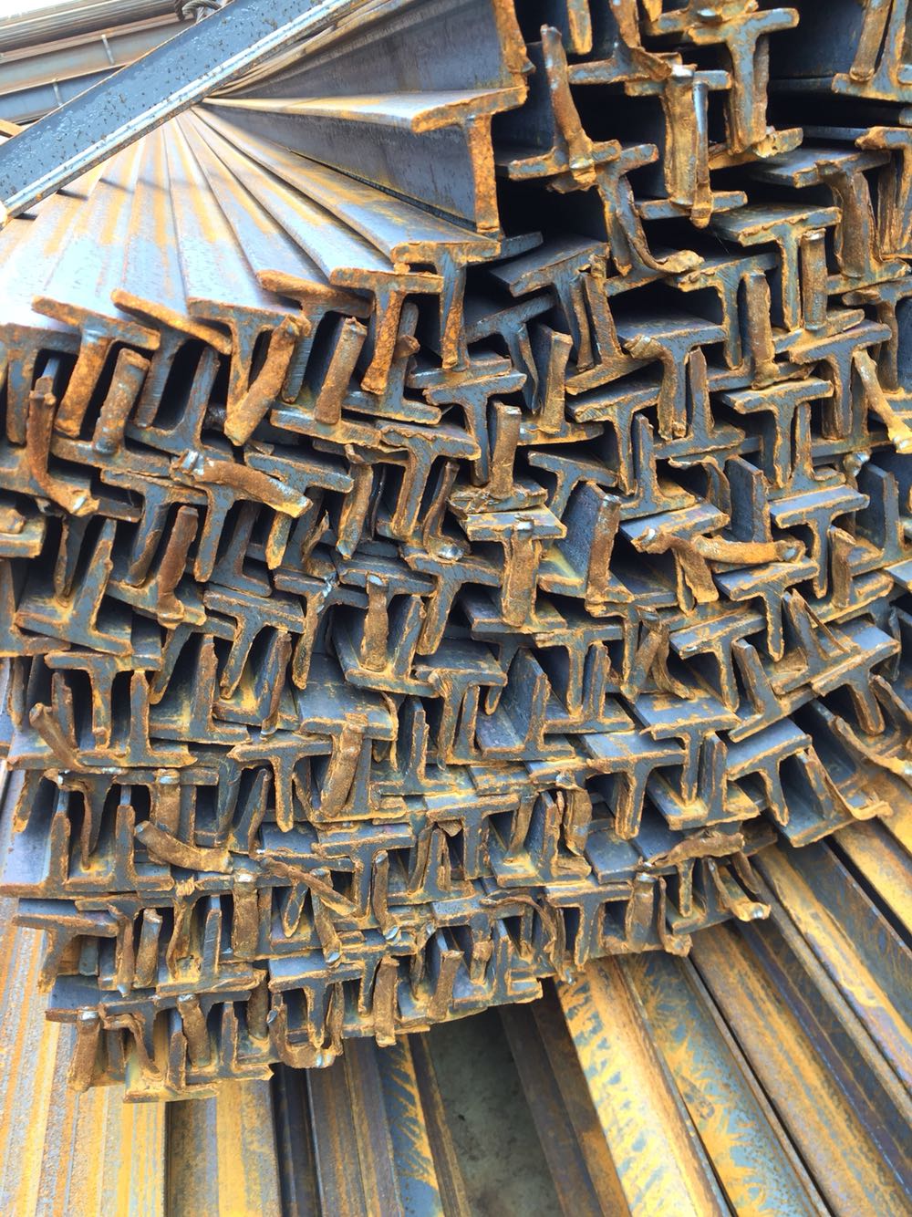 角钢镀锌角铁冲孔角铁镀锌角钢三角铁横担带孔镀锌角铁(去比价)分类