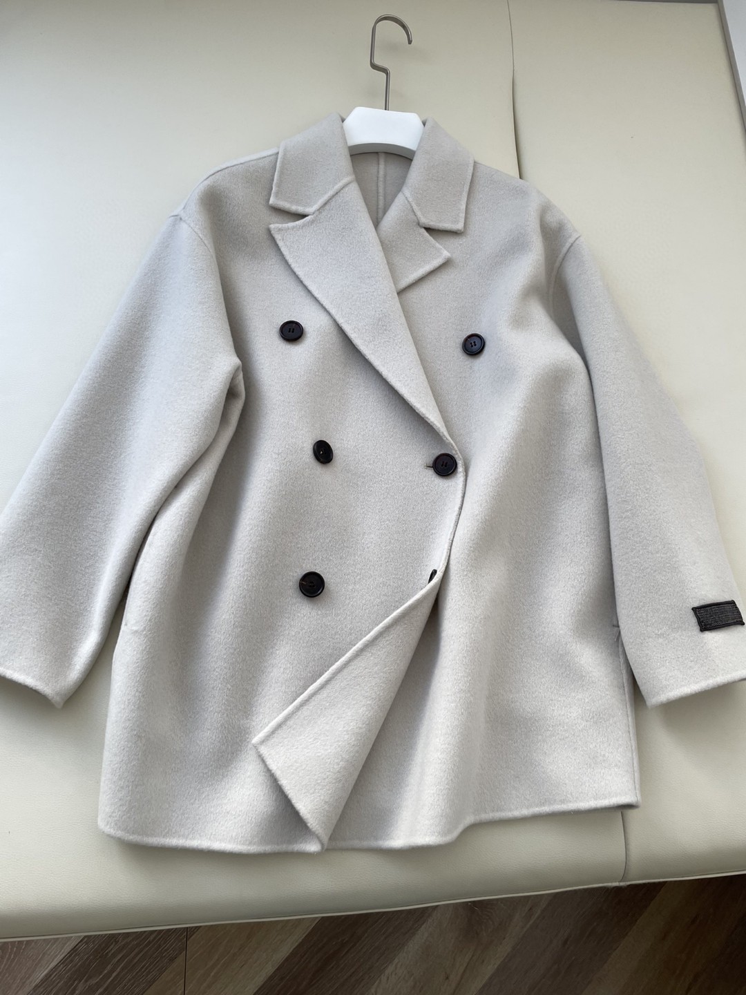 元厂牛货经典钉珠链条 100进口16微米原色羊绒双排扣短款大衣外套