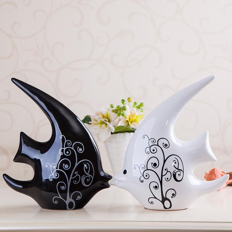 家居饰品客厅摆件客厅摆件现代结婚礼物陶瓷工艺品黑白情侣对吻鱼