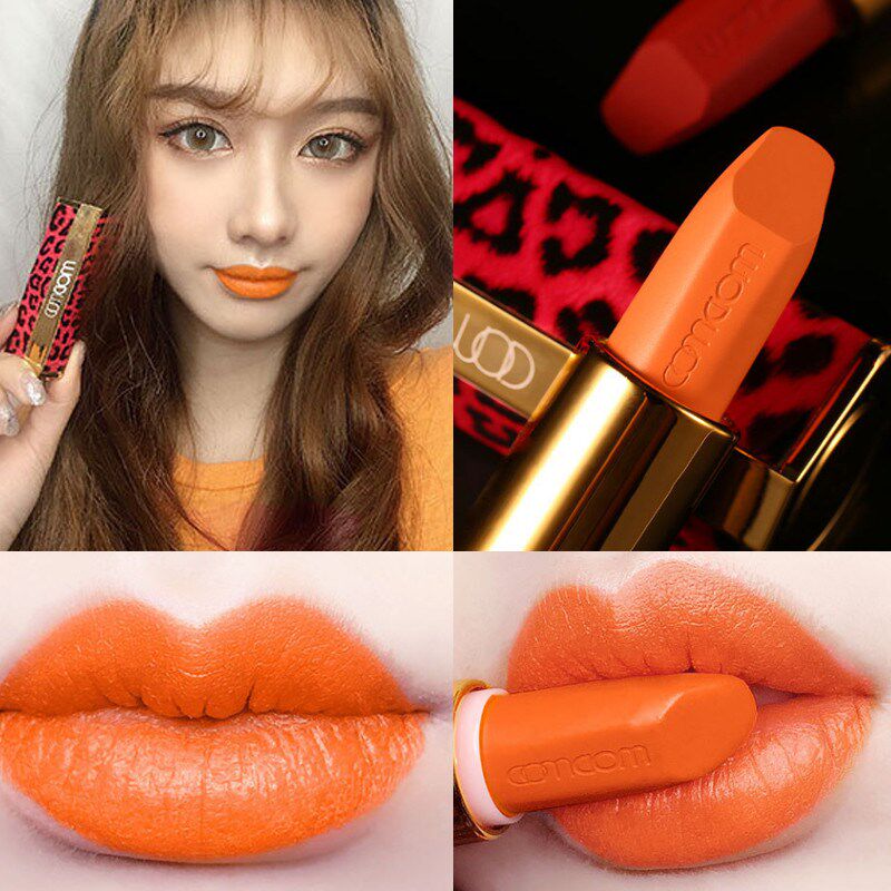 淡橘色口红