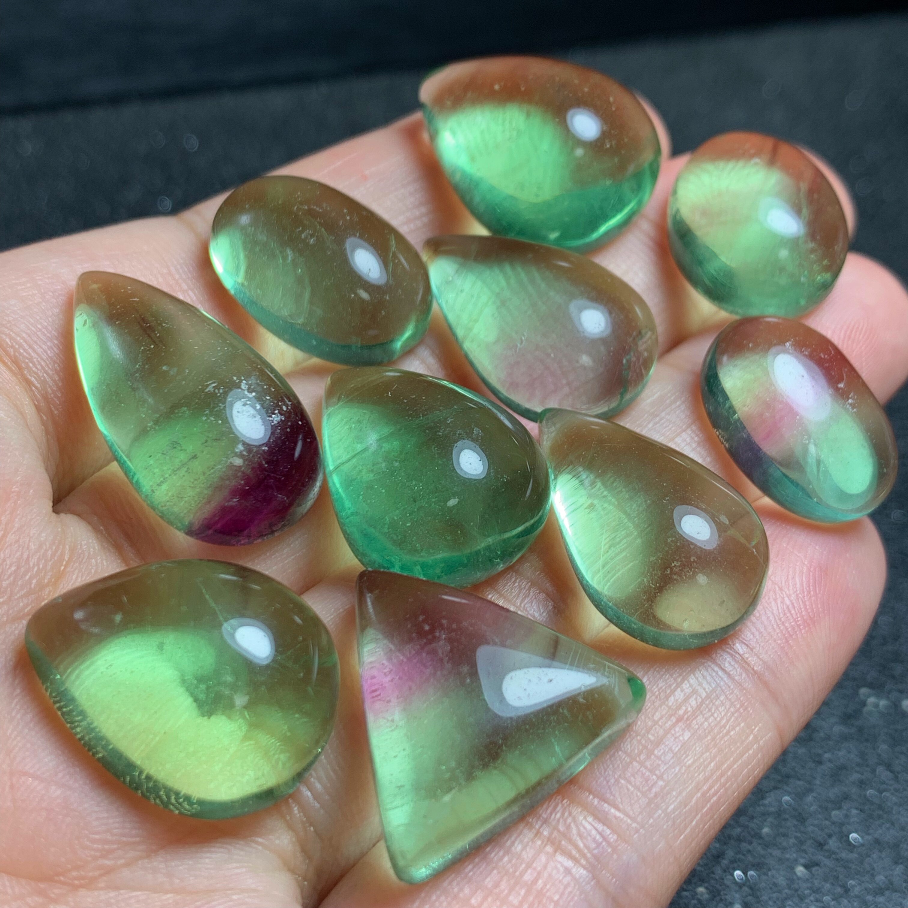 天然萤石水晶吊坠裸石绿色系飘紫色蛋面水滴可镶嵌编绳绕线无孔