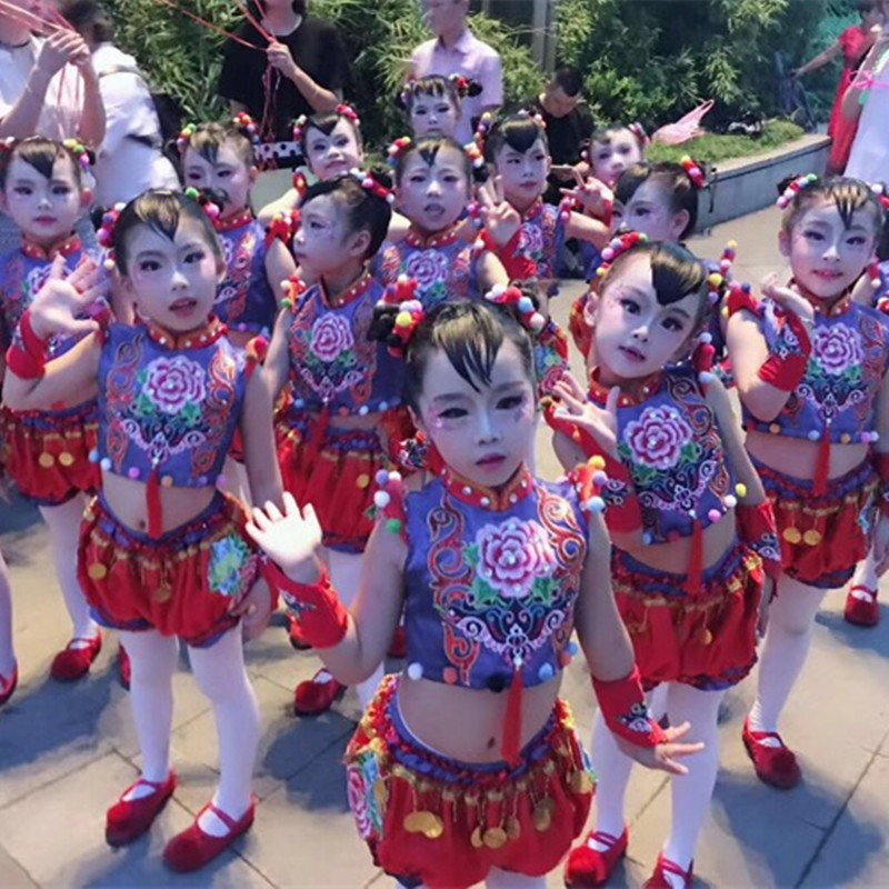 儿童红色喜庆演出服男女童民族舞蹈灯笼裤秧歌表演服中国风打鼓服