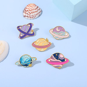 星球胸针可爱日系情侣闺蜜男女金属徽章别针配饰衣服背包饰品勋章