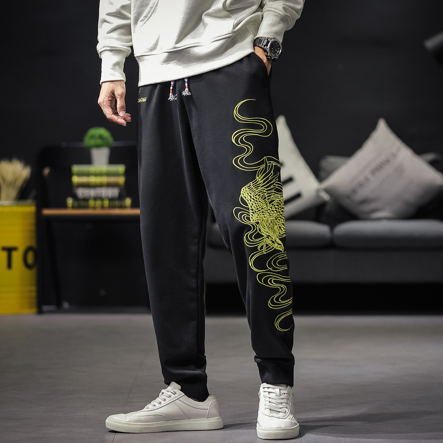 男士金色鹰刺绣休闲裤秋季新款黑色宽松直筒运动加厚长裤k231_p85