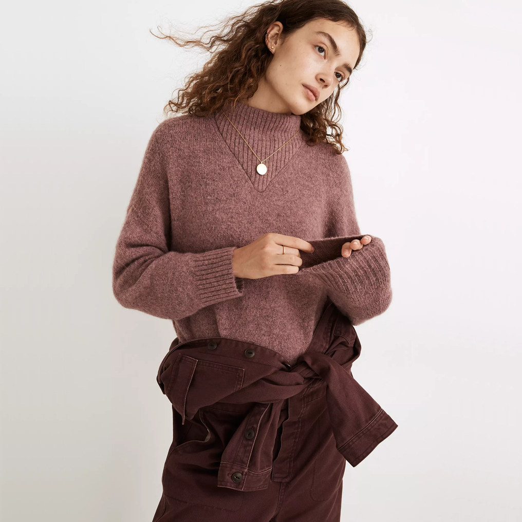 美系m  女款  羊毛羊驼毛混纺半高领落肩毛衣  q690