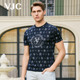 VJC 2024夏季新款短袖T恤男装黑色半袖满印半袖上衣 B23BA1021