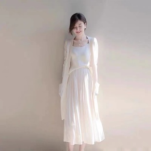 欧洲站2023早春新款长裙初恋chic百褶裙套装设计感小众白色连衣裙