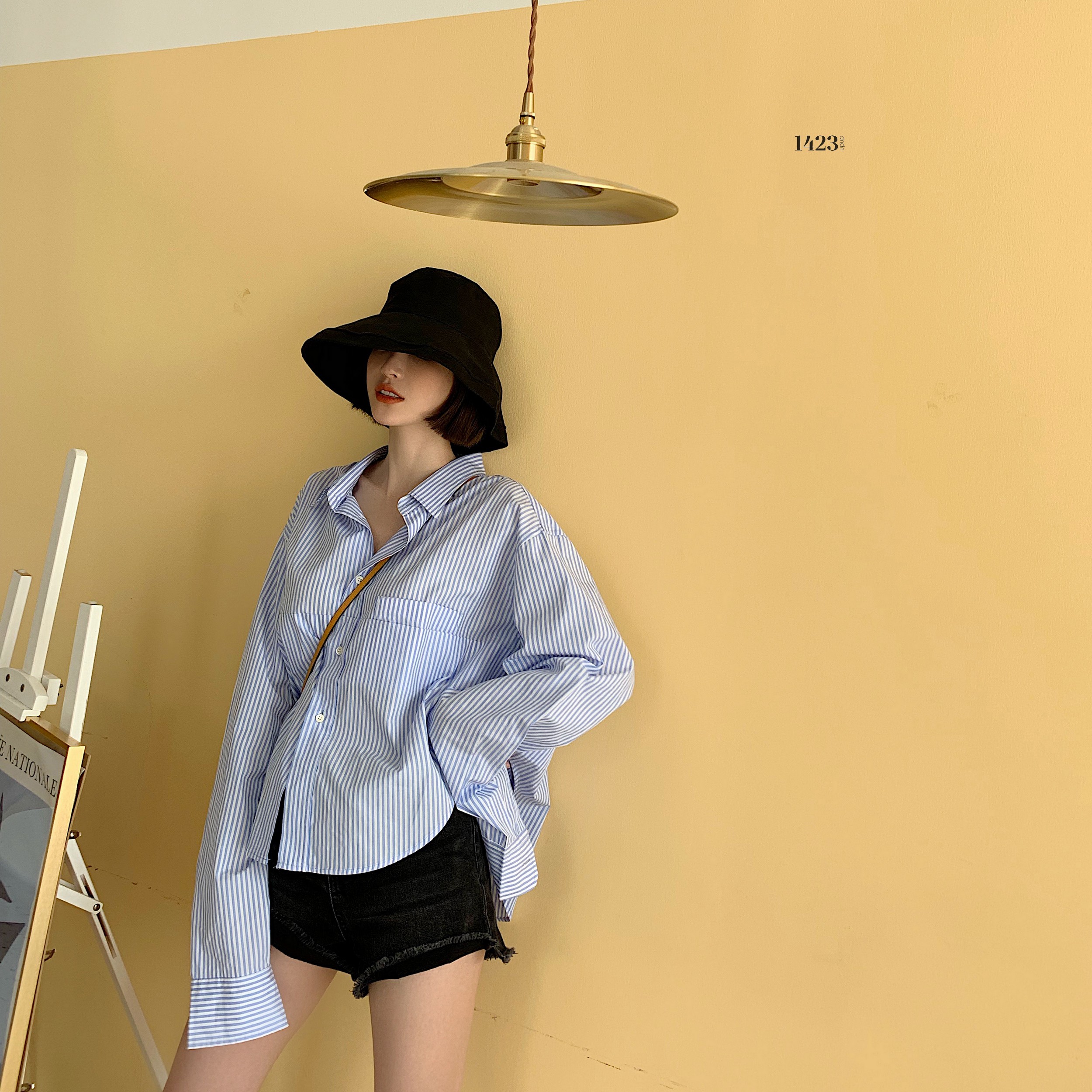 1423UPUP/6/30 不规则超长袖设计前短后长条纹衬衫在类目 女装/女士精品, 衬衫中 - 来自Buy2taobao.com提供专业的淘宝代购服务