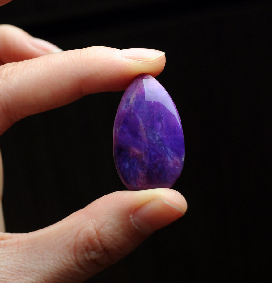 收藏级细腻老矿 透光皇家紫樱花舒俱来(苏纪石)吊坠裸石 9.08克