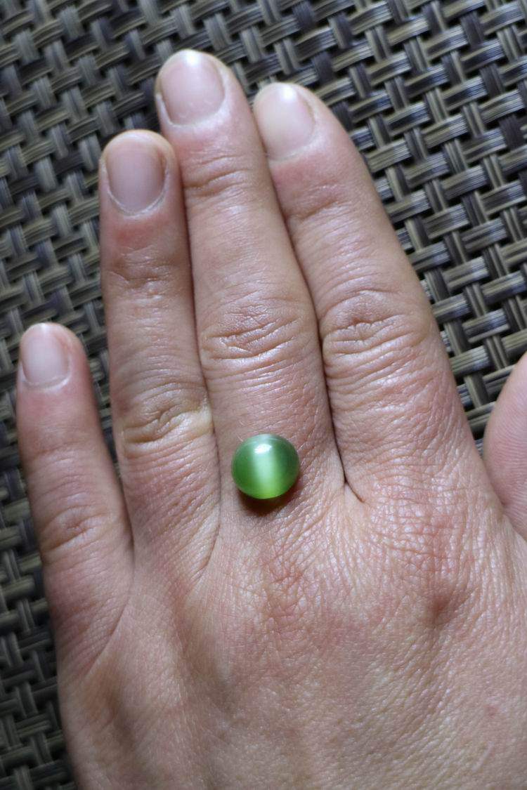 和田玉碧玉一线天宝石光冰底超闪亮活猫眼圆戒面包邮镶嵌戒指吊坠