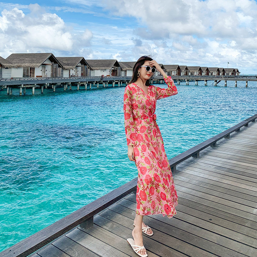 秋泰国旅游长裙海边度假长袖沙滩裙v领印花雪纺连衣裙实拍