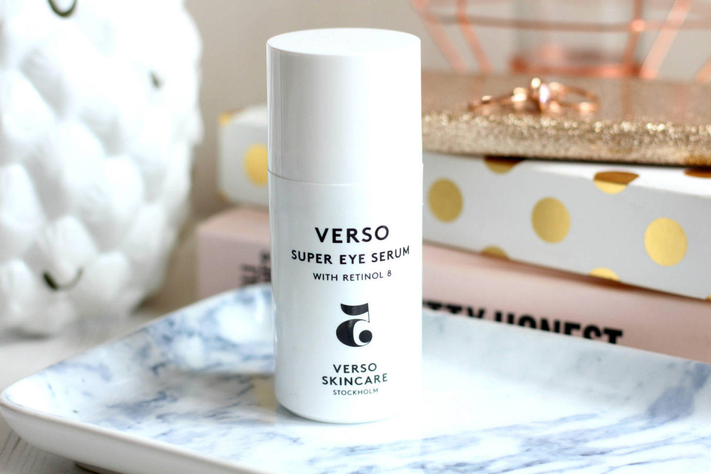 包邮细纹眼淡化qu伉衰精华眼霜香港5号verso眼部精华