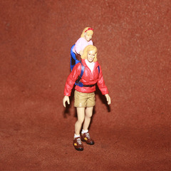 safari 仿真人偶模型玩具 人物摆件 背小孩子的女人 凯茜