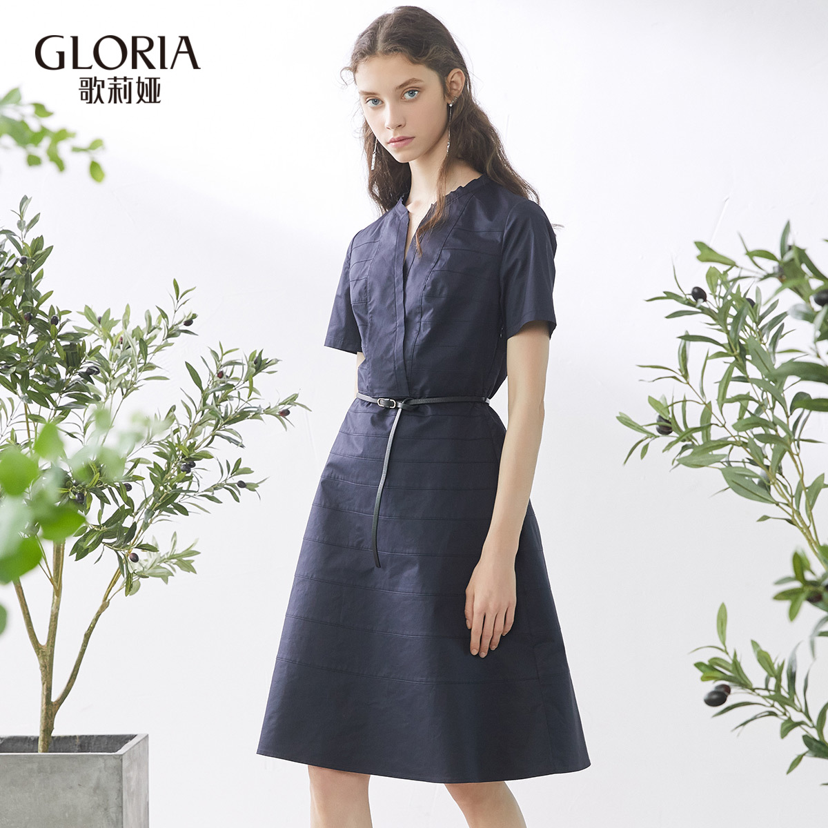 gloria/歌莉娅女装2019新款春季v领收腰连衣裙183c4c15a