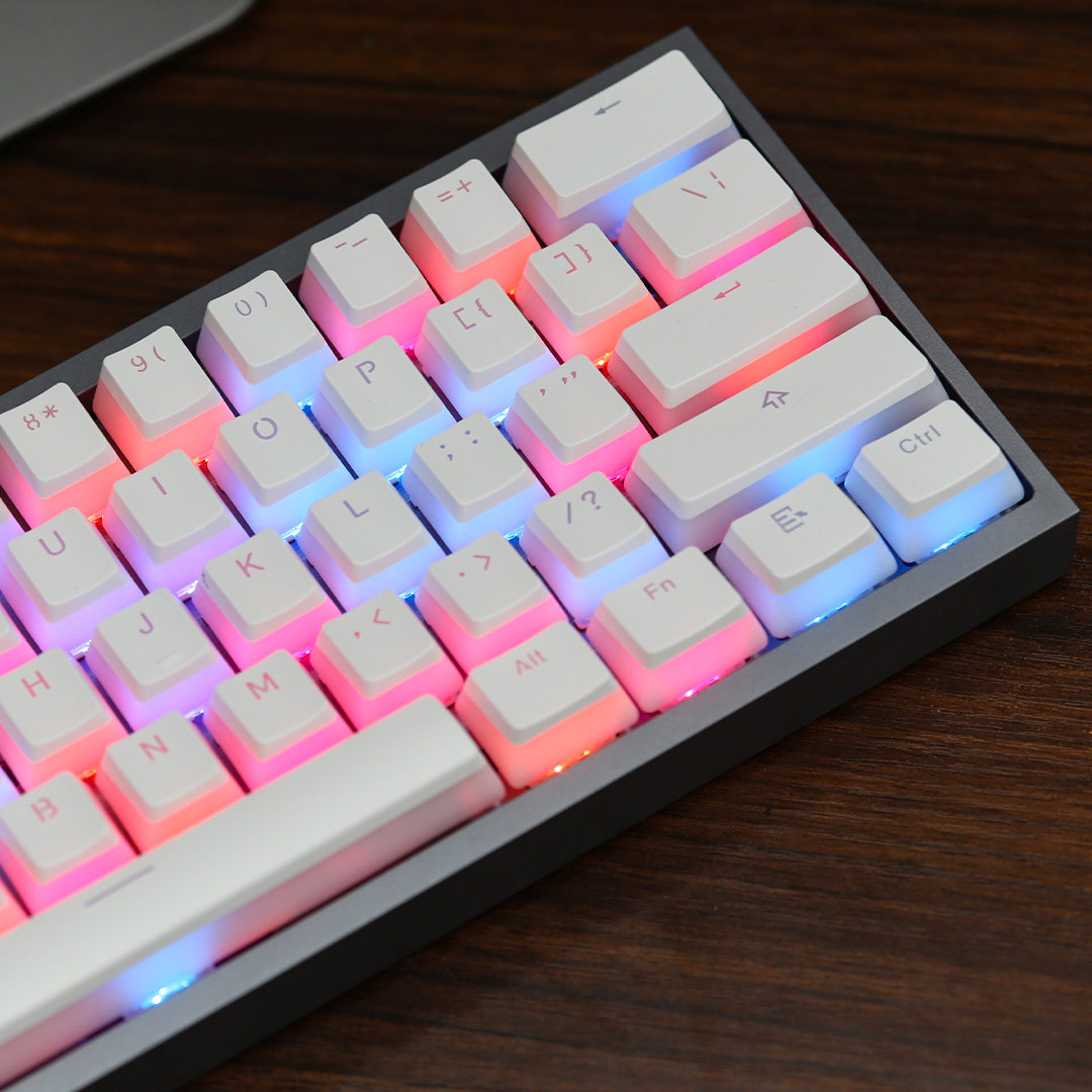 机械键盘键帽白色皮奶布丁透光键帽pbt二色成型键帽oem高度键帽