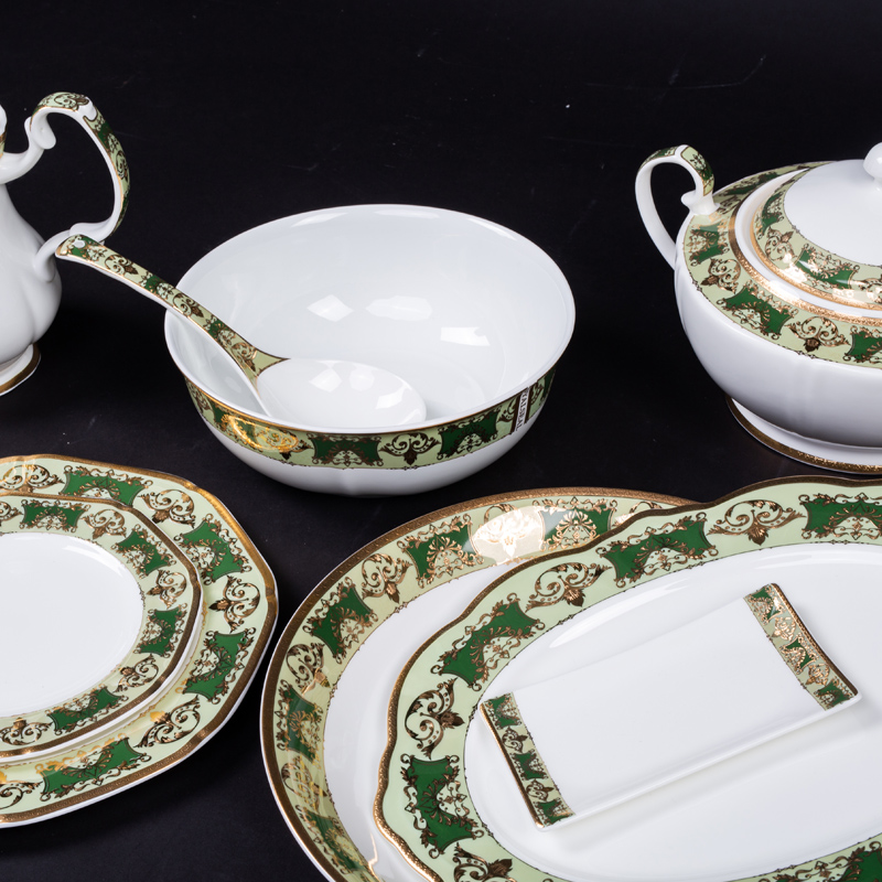 景德镇骨瓷餐具结婚碗盘碟陶瓷器创意家用套装饭碗碟盘勺下午茶