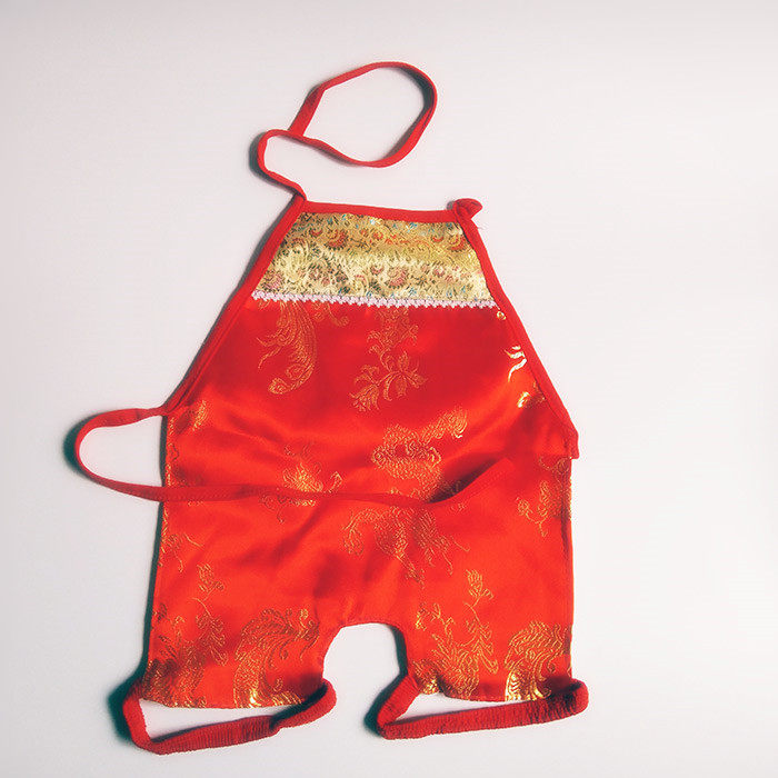 男女宝宝连脚肚兜婴幼儿绸缎中式满月百天周岁护肚围端午节红肚兜