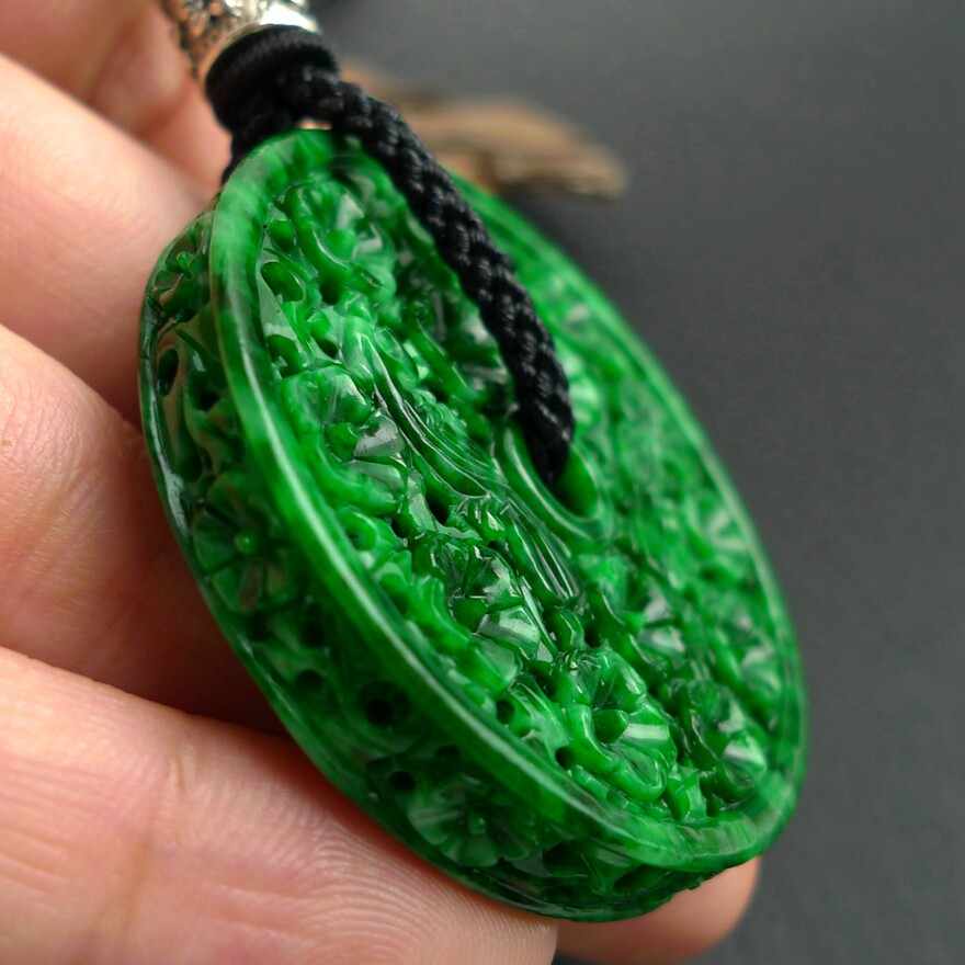 缅甸a货翡翠 冰糯种饱满色辣阳绿翡翠百花齐放平安扣吊坠 34.58g