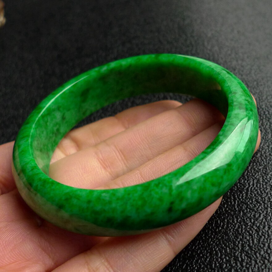 【高贵大方】缅甸a货翡翠冰糯种水润满辣阳绿翡翠玉手镯 57.97g