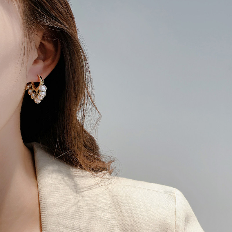 耳环女秋季圆脸显瘦爱心珍珠耳坠耳扣时尚韩国气质高级感轻奢耳饰