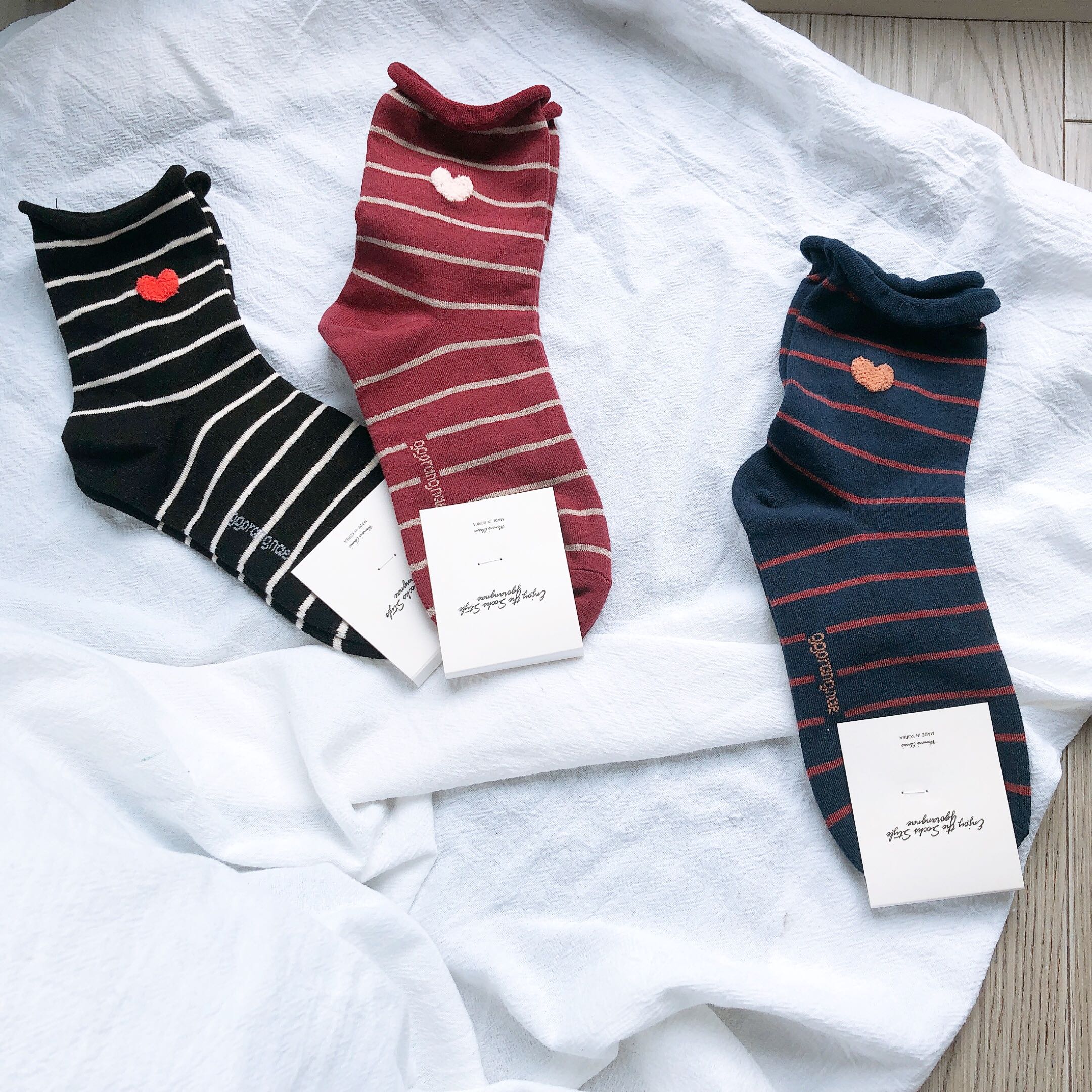 2021新品韩国东大门可爱条纹爱心卷边女士棉袜休闲长筒袜子