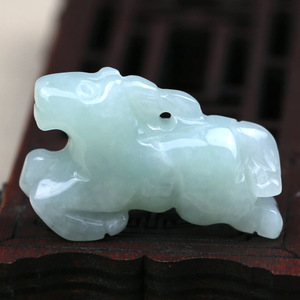 翡翠a货生肖马玉吊坠 十二生肖立体小玉马项链 马到成功玉佩正品