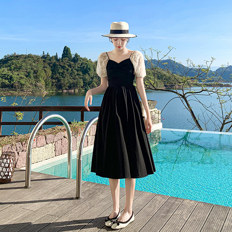 实拍 赫本风法式连衣裙2021新款收腰显瘦女约会小黑裙