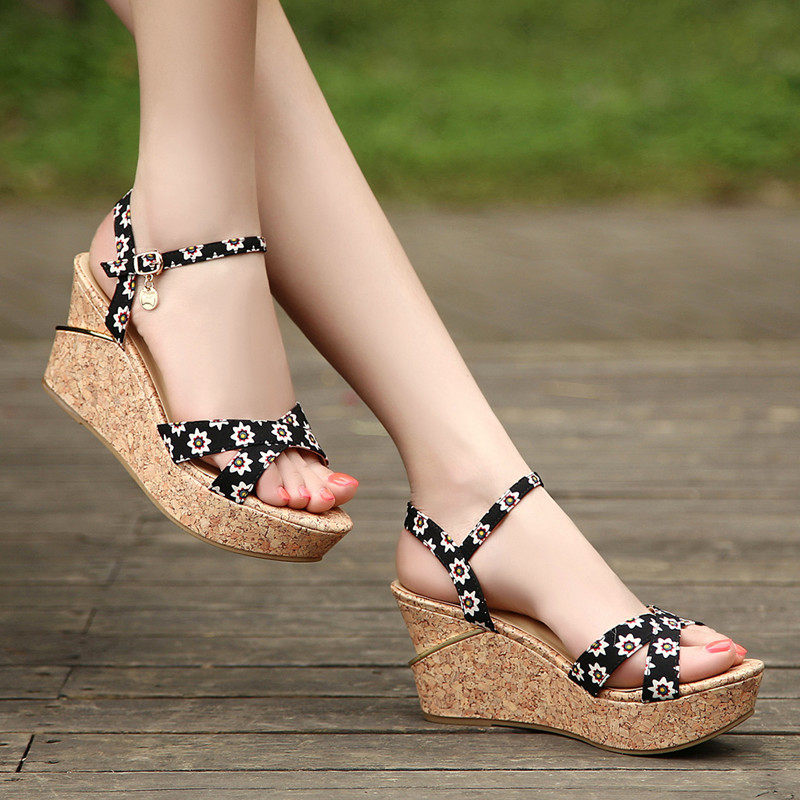 2021夏季韩版新款鱼嘴夏坡跟凉鞋