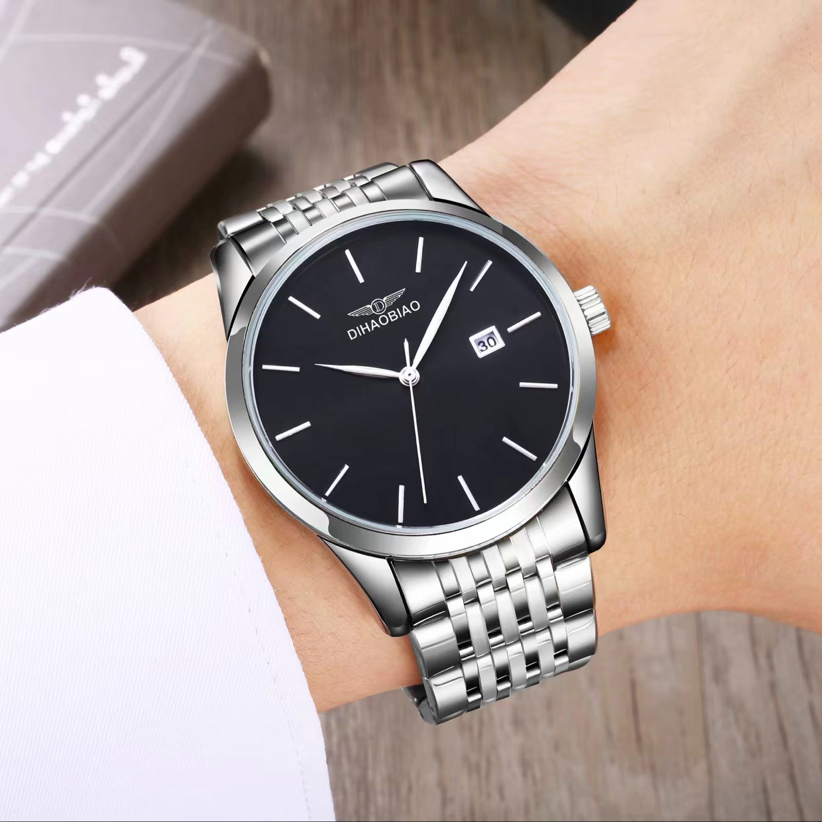 http://img.alicdn.com/bao/uploaded/i3/1646480868/O1CN011IHaF394woJ2YsL_!!1646480868.jpg