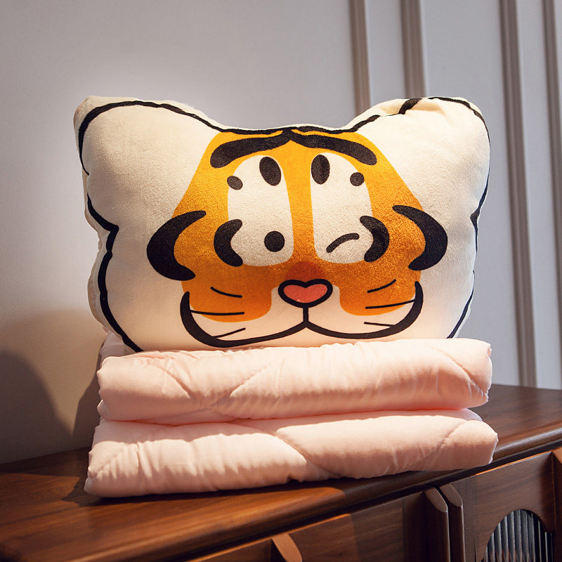 老虎抱枕被子两用靠垫靠枕女生睡觉二合一办公室沙发午睡神器可爱