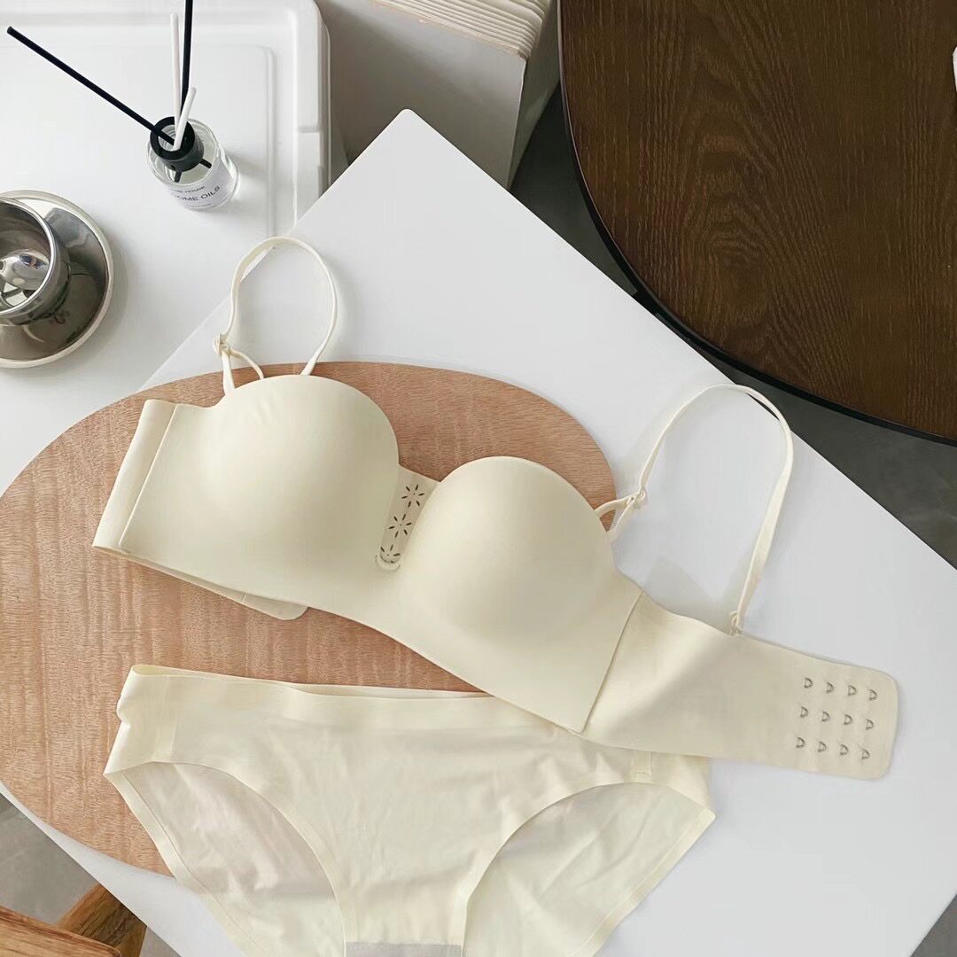 定制无肩带bra简约风小胸聚拢上托内衣上薄下厚防滑抹胸文胸套装