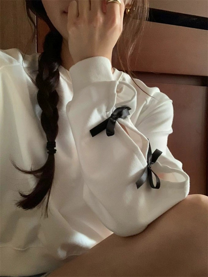DO韩国东大门品质代购24年春季女个性袖口镂空蝴蝶结卫衣小个子新