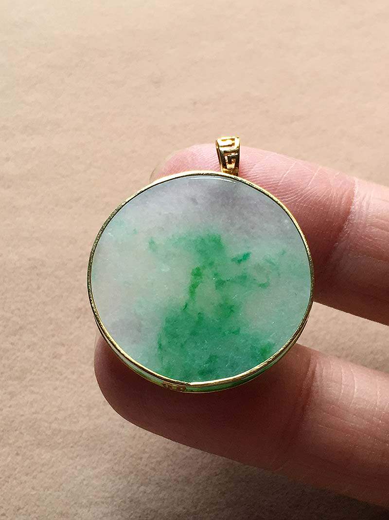 缅甸翡翠冰种飘翠绿色平安扣素面吊坠女款18k金镶嵌a货老种冰绿扣