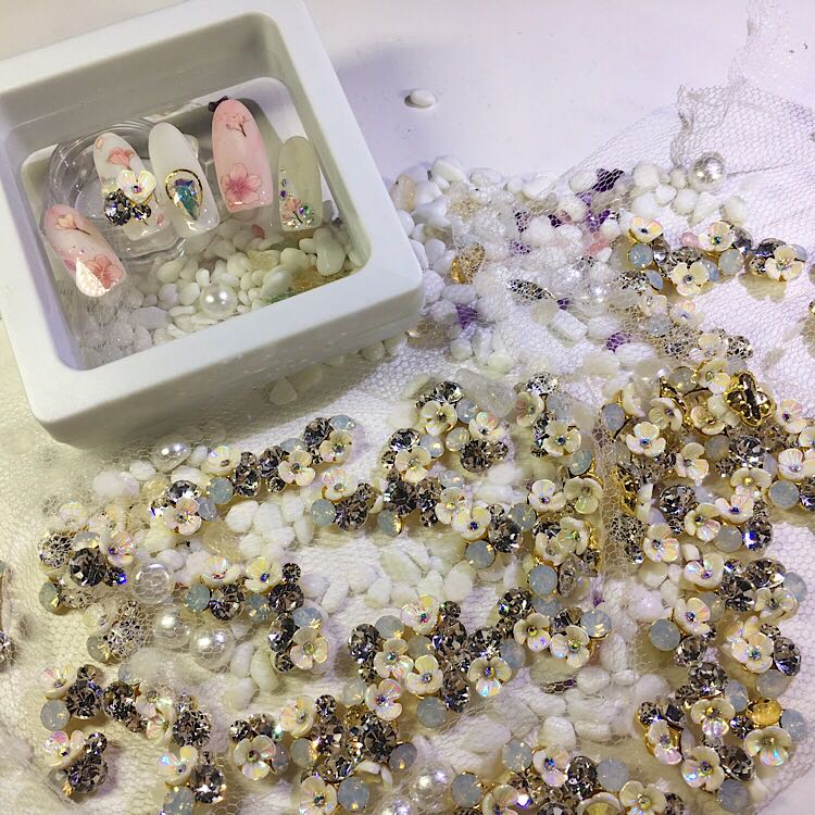 美甲饰品 美甲花朵金属饰品 蛋白 绿 美甲堆钻饰品 美甲花朵堆钻在类目 彩妆/香水/美妆工具, 美甲工具中 - 来自Buy2taobao.com提供专业的淘宝代购服务