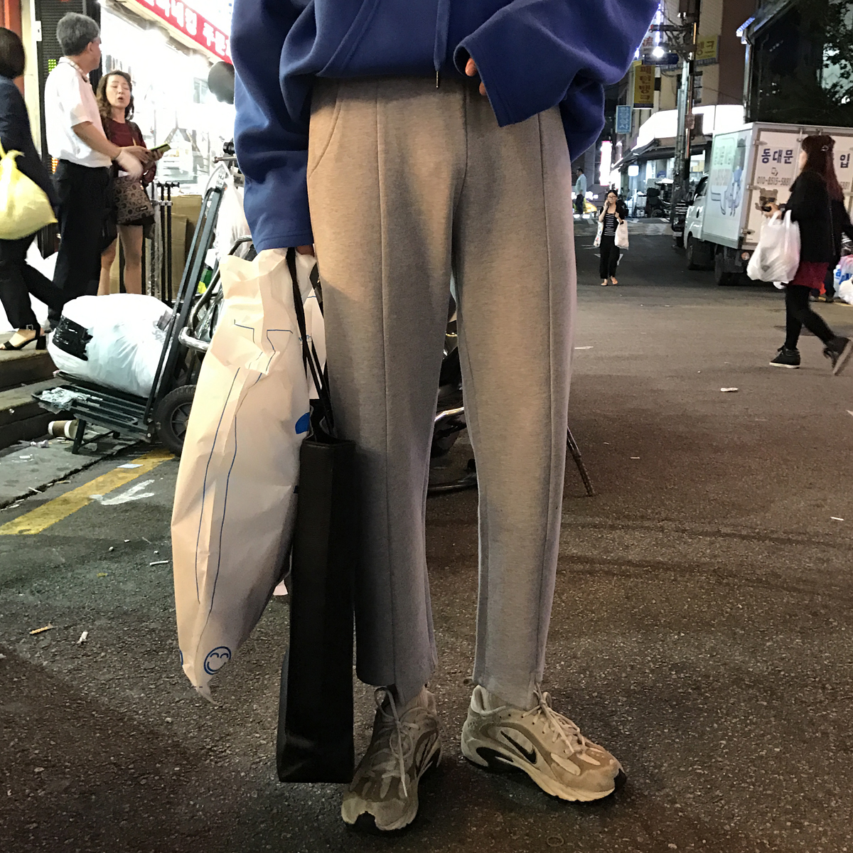 MPstudios/19 Now special reunite with texture of material ins Irregular leisure time motion sweatpantsin the Men's clothing, Casual pants category - from Buy2taobao.com to provide professional Taobao agent buy service